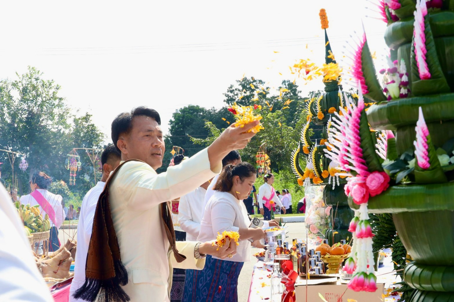 ชาวอำเภอหนองหิน ร่วมใจจัดงานเฉลิมฉลองครบรอบ 29 ปี วันสถาปนาอำเภอ 